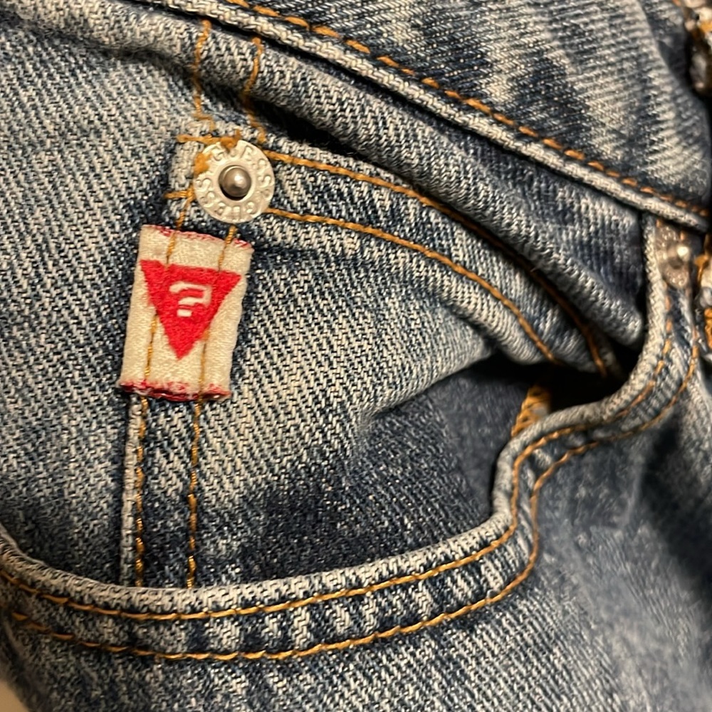 Guess - Picture 8 of 10